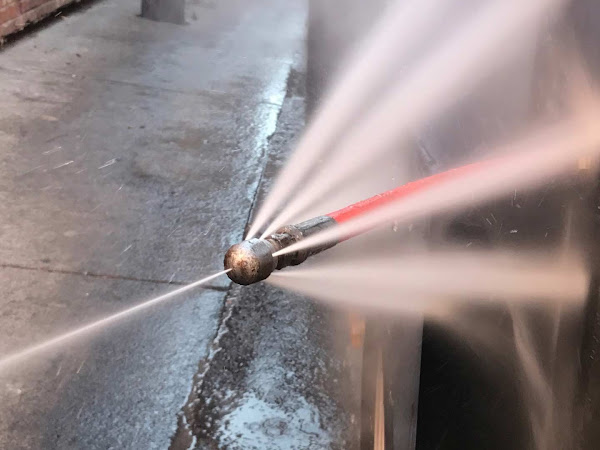 Dysza czyszcząca do odtykania i udrażniania rur systemem WUKO Okulski