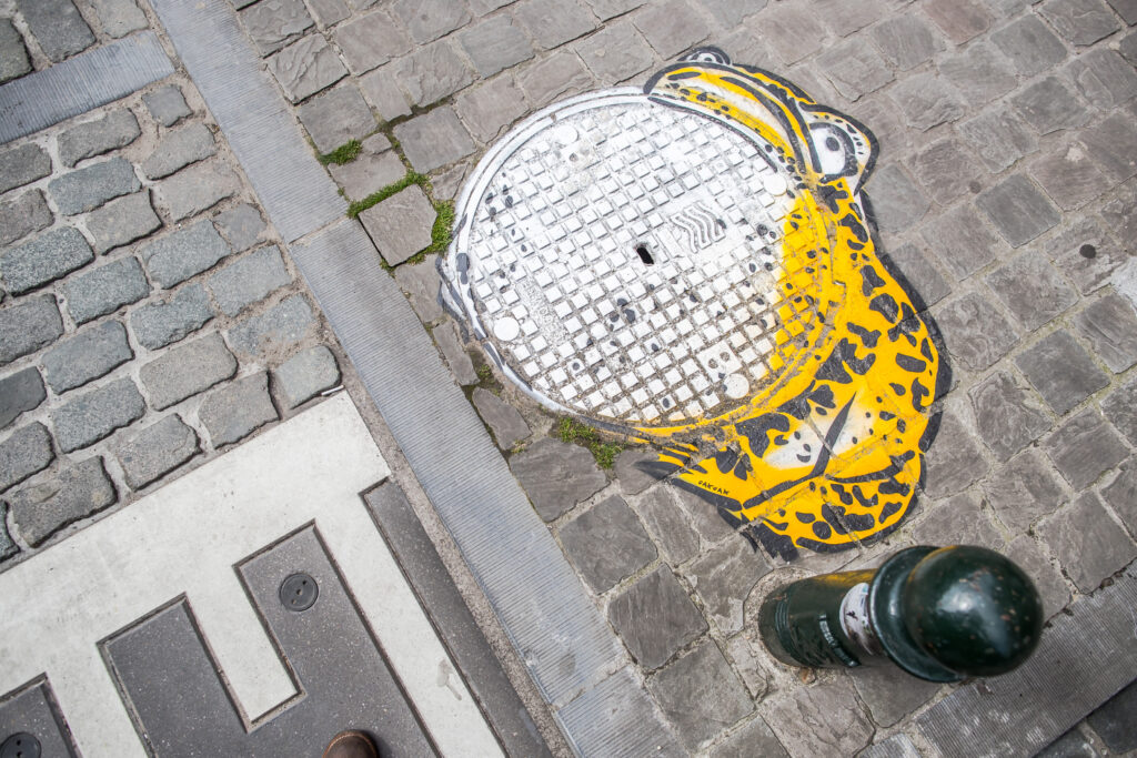 Studzienka kanalizacyjna poprawiona przez OakOak., Wuko Okulski